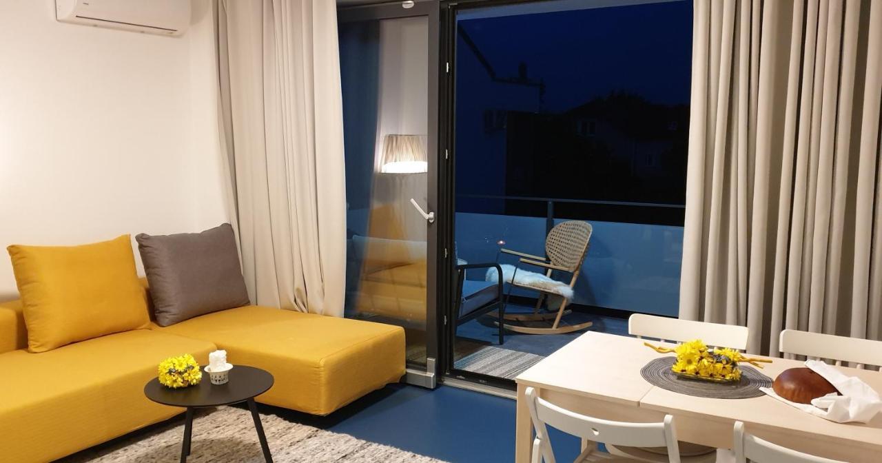 Genius Guest Unique Banovci Apartment Eksteriør bilde